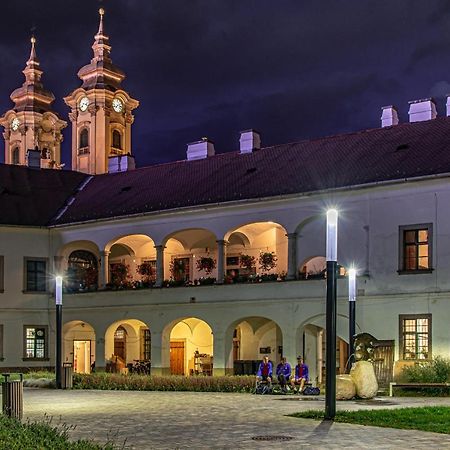 Foter Apartman Eger Exterior foto