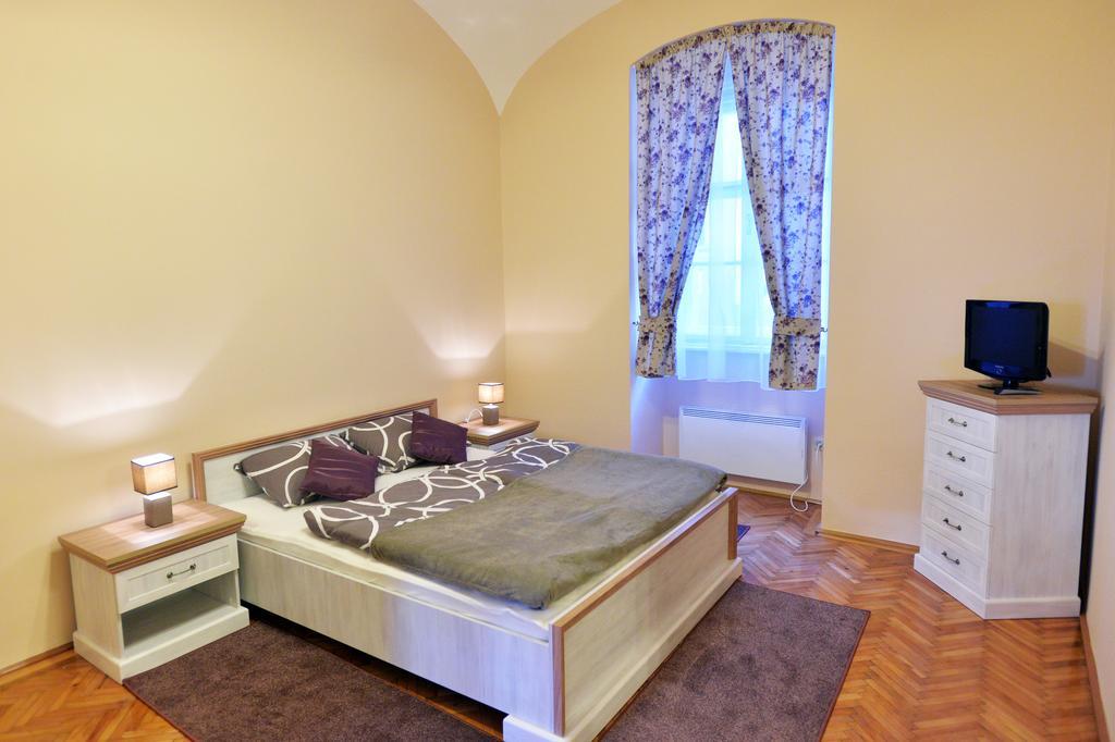 Foter Apartman Eger Exterior foto
