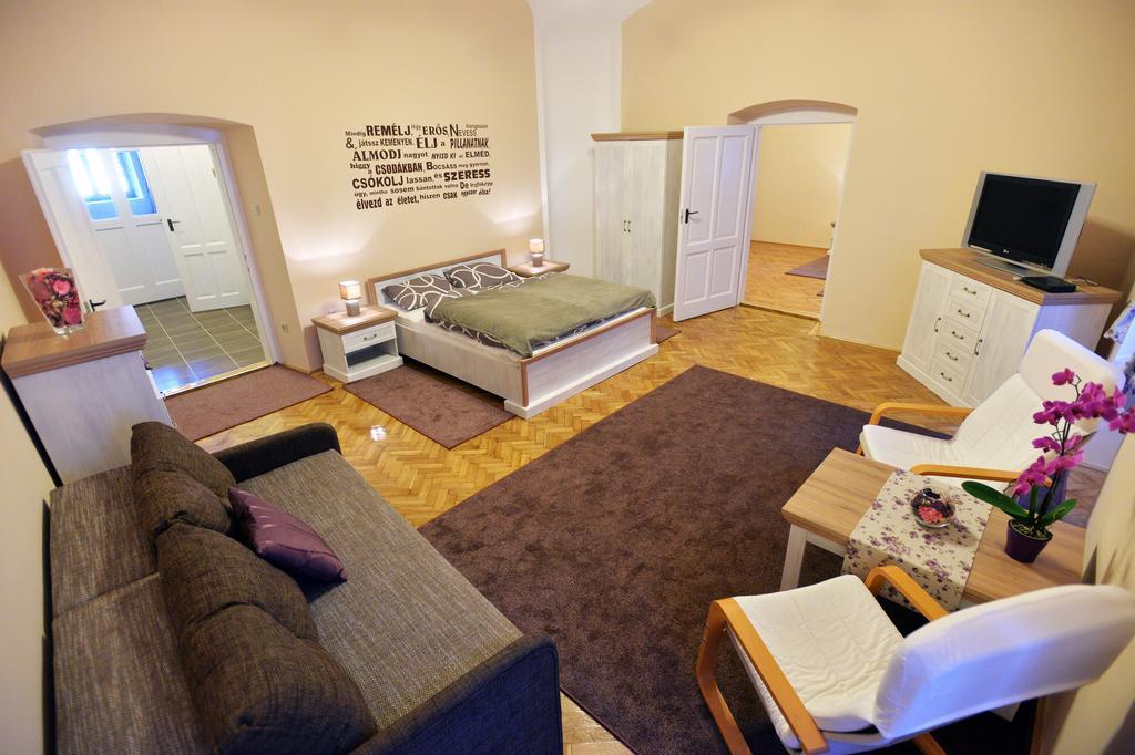 Foter Apartman Eger Exterior foto