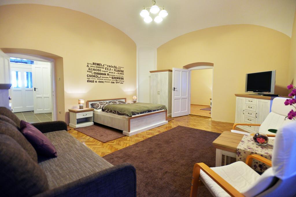Foter Apartman Eger Exterior foto
